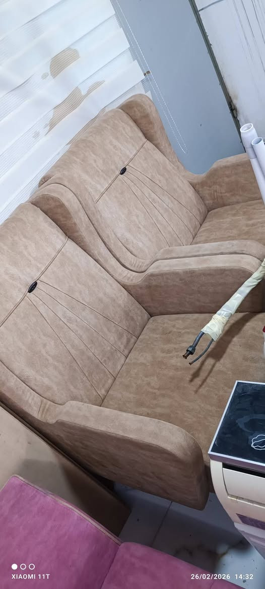 تخم تركي خمس قطع عشر مقاعد ٥٥٠ 
***********
