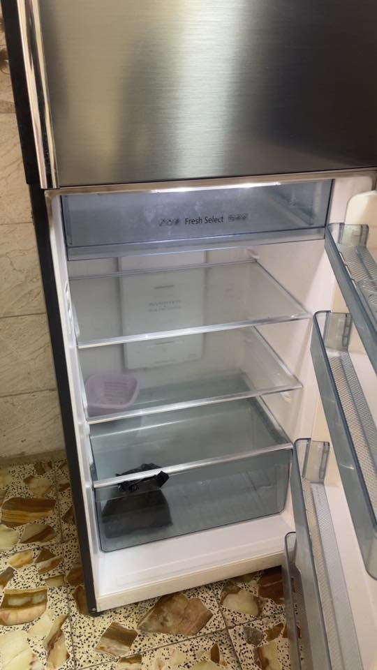 السلام عليكم
يوجد غراض بيت للبيع مجمده كينود وثلاجه هيتاشي نظيفات جدا
وتخم عراقي خمس مقاعد جديد مستخدم 3 اشهر
وغساله سامسونك الاستفسار ع الخاص او ع الرقم بيه واتساب ***********
