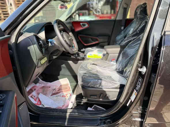 السلام عليكم 
صول جي تي لاين ٢٠٢٤ ماشيه ٤ آلاف 

فول مواصفات 
رادار امامي 
نقاط عمياء 
فتحة سقف 
تدفئة مقاعد امامية 
سايد بريك دگمة 
اضاءة محيطية متغيرة الألوان 

حادث السيارة كنر البنيد وحافة الصندوگ كما موضح في الصور 

السياره مكفوله قطرة صبغ ما بيها 

عنوان السيارة بغداد 

للإستفسار :- ***********
