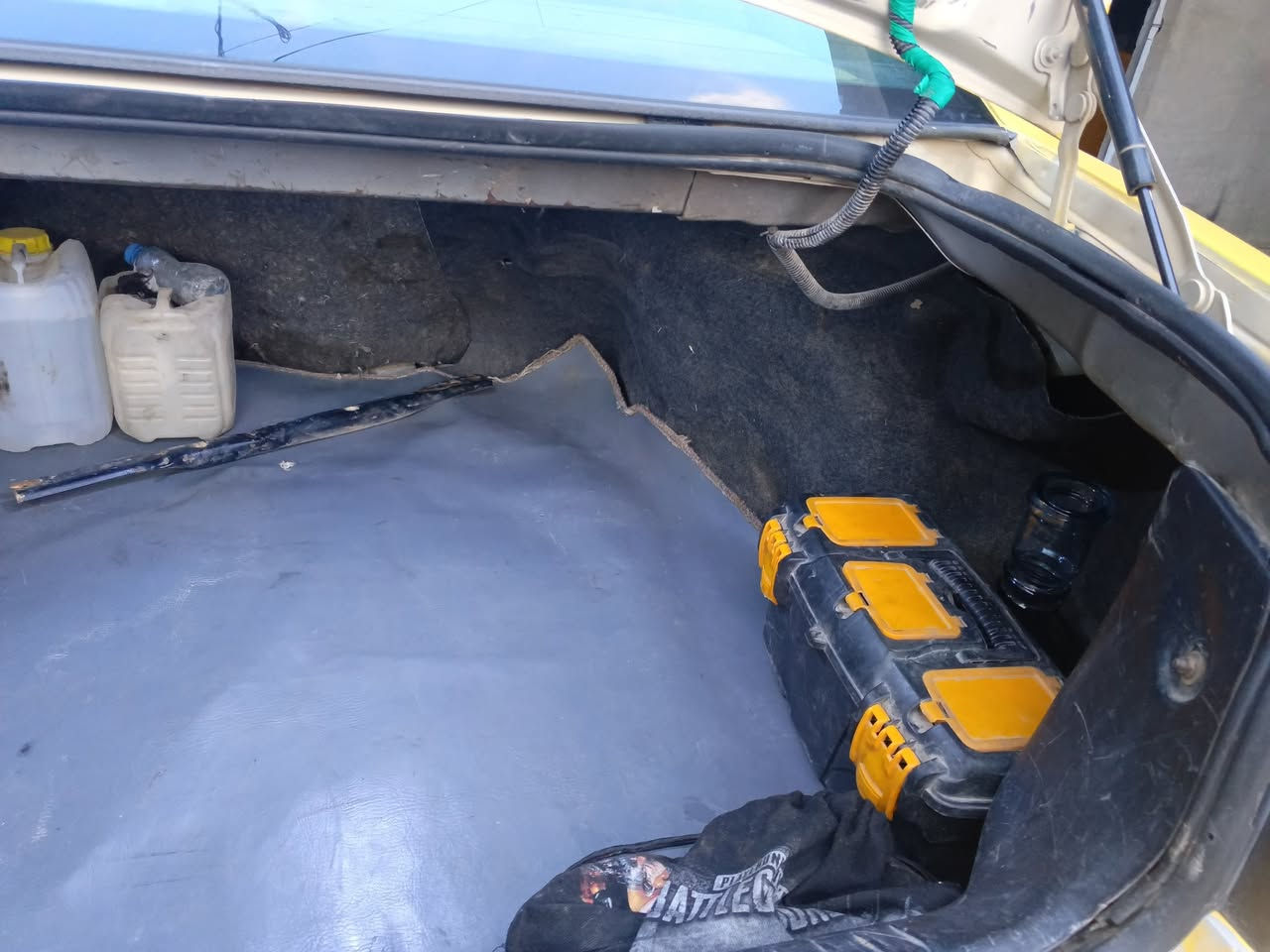 امبالا 2010
رقم نينوى انكليزي مشروع وطني وباسمي وتحويلك ثاني يوم
سنوية جديده هزه بيها 
مصفره خط وبحث وما عليهه اي غرامه 
مكينة 3500
السياره كفاله مكينة وكير وكهربائيات
منضومة تبريد كامله جديدة  باتري جديد 
كل استهلاكياتهه مبدلات على ايدي من رولات وقايش وفيت بم
بيها نقص مشط تعبان وتايرات نص عمر
ضربتهه جاملغ خلفي بدون اي دواخل وبيها طخه بلباب النفر

مكان السياره صلاح الدين الشرقاط 
السعر 55  
اي استفسار ***********
