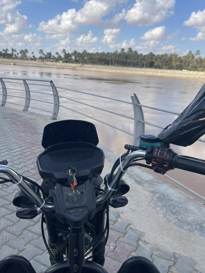 البيع ماطور شحن موديل2024 خمسه باتري بطاريات فول والك الفحص السعر 450 وبي مجال قليل رقم ***********
