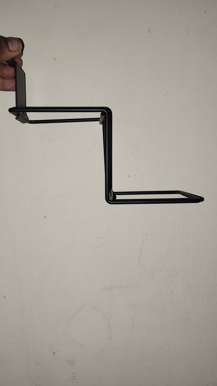 رف احذيه للمحلات العدد 150 قطعه..للحجز عالواتساب.***********. أو مراسلة الصفحه... يوجد توصيل لكافة المحافظات.
