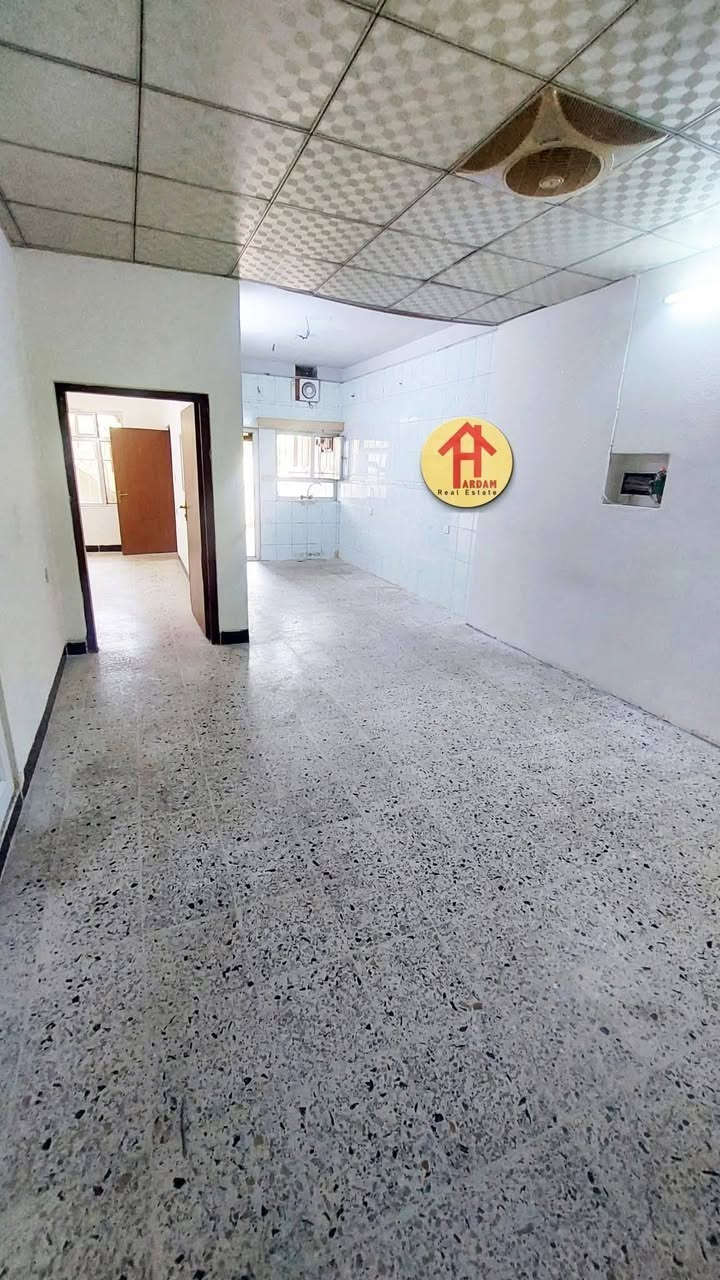 🏡 خانوو بۆ کرێ لە  سەرچنار
✅ رووبەری  :— ١١٠ مەتر قاتی ئەرزی  

✳ پێکھاتووە لە  :-  حەوشە وگەراج ، میوان ، مەتبەخ و  هۆل کراوە ، ٢ ژووری نووستن 
 موشتەمەلات

 ✔لەسەر شەقامی ١٢ مەتر   بەرامبەری مال نیە کارەبا لەسەر کرێچی یە دەرگای جیایە کارەبای جیایە  

📌 بۆ زانیاری زیاتر و بینینی خانووەکە پەیوەندی بکەن بە
نوسینگەی هەردەم 

☎ ژمارەی مۆبایل  :- *********** - ***********

📍یاخود سەردانی نوسینگەی هەردەم بکەن ناونیشان 
گردی سەرچنار پشت شووقەکانی بەھاران شەقامی ٥٩ بەرامبەر مزگەوتی بیلالی حەبەشی
