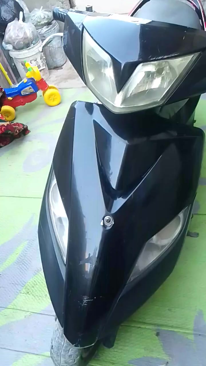 دراجة نظيفه ثعلب كاملة مكينه وكهربائيات وشلعة
بغداد الحبيبية الاستكشافات.  السعر 350 
***********
