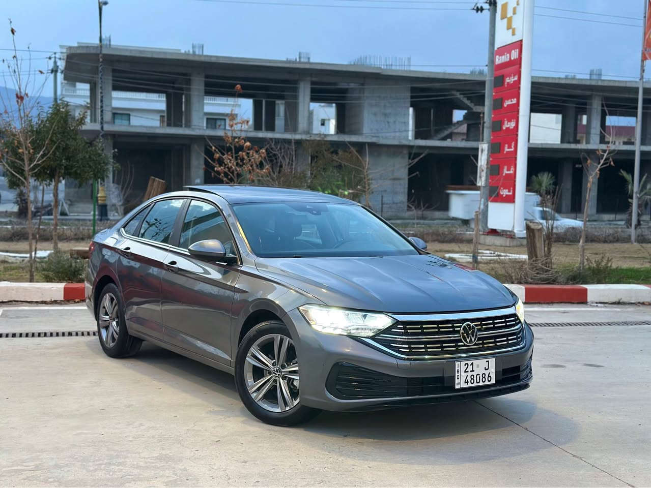 جیتە مۆدیل. 2024 ماسەفات ئەمریکی SE فوول ماسەفات پانۆرامە شاشە ئەلیکترۆنی ڕادار ئۆتۆ ستۆپ ئۆتۆ ترافیک ئاوێنە رادار سێ مۆدی لێخورین دەسک لەمس  کوشن جڵد کوشن هیتەر. تەبریت دوو زۆن 
بۆیاخ یەک پارچەی بۆیاخە پارچێکی شی گۆراوە بە بەیلاد
لای سەکنی حادیسەیەکی هەیە بەس قورس نیە 
ئیرباگ شان و سووکان سیستەمە 
رەقەم شانسی(3VW7M7BU6RM013712) 22هەزار رۆشتوە 
سەنەوی و هەزەی هەمووی تازەیە تازە رەقەم کراوە 
    شوێن رانیە.     سحر 146$    ژم *********** وتس ئەپ رانية, السليمانية
