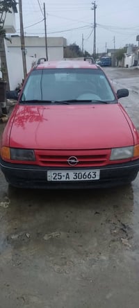 السلام وعليكم اوبل استره 93 السيارة جديده حيل دفتر بانزين سنويه 30  ال...