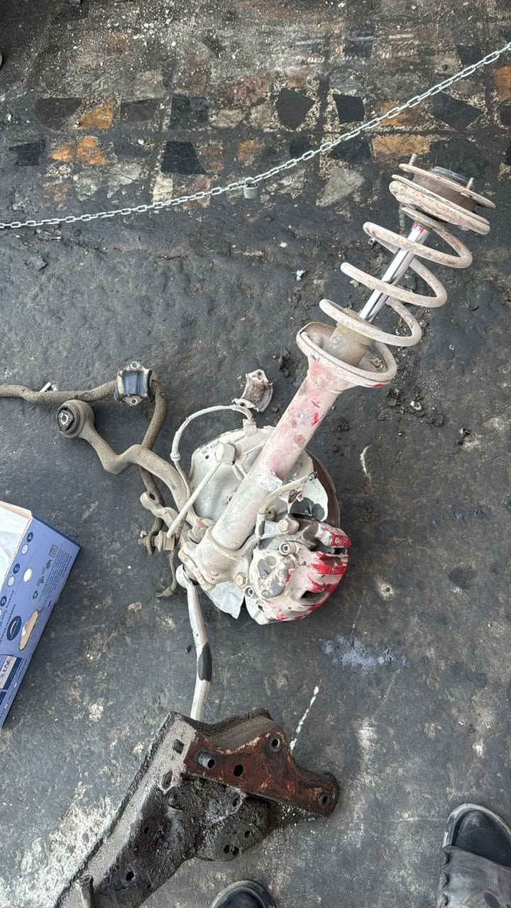 سلام عليكم شنو تريد ل 525 موجود من داخل تنته تانكي بنزين  جديدة أبواب جاملغات دشبول صدر لايتات بكلايت اكسل ب انسب الأسعار متواجد اتصال او واتس اب عنوان الشرطة الرابعة ***********
