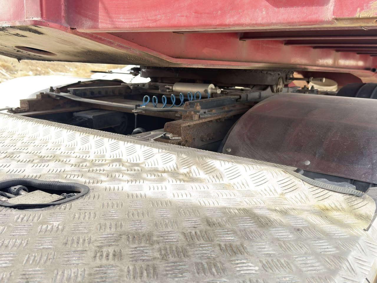 السلام عليكم اخوان فولفو وحش للبيع 2015فول مواصفات FH16حجم المحرك (650)فول واحد عله واحد ثلاجه داخليه كشانه تفئه تبريد كله شغال كأمره وحساس كأمره خلف القماره شاشه رتايدر كشافات قماره عالي تتفئه وتبريد كله شغال اديلو سياره ماشاءالله عليه (1عله 1)فول مربوطه عربانه عبدالله جوهر أربع دناكير تخم تاير دنكيرين رفاعات عربانه 2024رقم تلفون ***********رقم صاحب السياره
