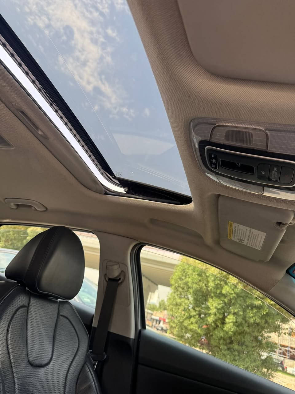 اليوم جمعه والصلاة والسلام على رسول الله اللهم صل وسلم وبارك على محمد وال محمد
النترا مودبل 2022

امريكي 

محرك 1.6تيربو وسياره مفوله وهايبرد 
حادثها بنيد وباب عكس سايق

والجاملغلات الاثنين كلير

السعر 137 وبيها مجال 

للاستفسار على هذا رقمي ***********
