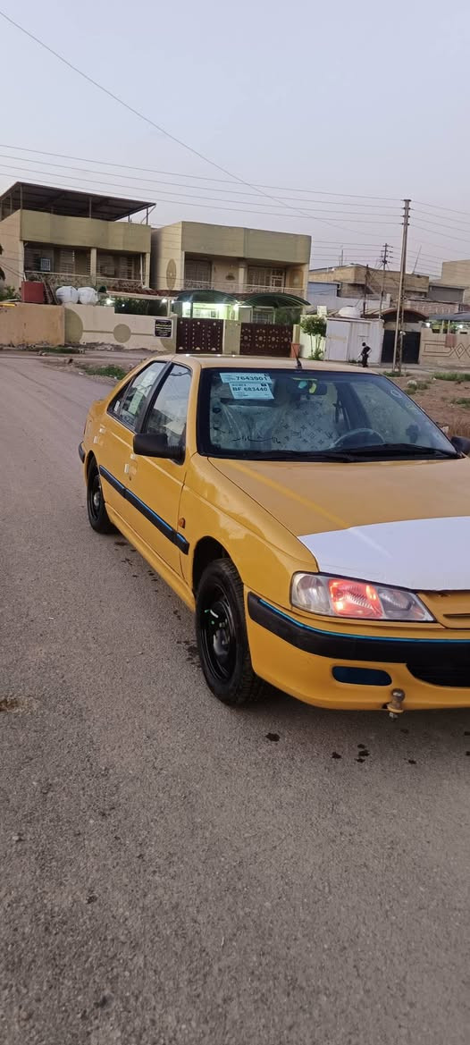 السلام عليكم عندي بيجو بارص موديل 2015 سياره جاهزه من كلشي بيهة فقط جاملغ خلفي بدون دواخل ولباقي مابيهة شي جاهزه محرك كير تبريد كله مكفوله صدر امامي خلفي تخم تاير جديد رقم بغداد مصفره هيه وغرامات سنويه جديده السياره كبل الشارع ماناقصهة شي الشراي يتصل وبلخدمه *********** السعر 42 وبيه مجال مكاني بغداد
