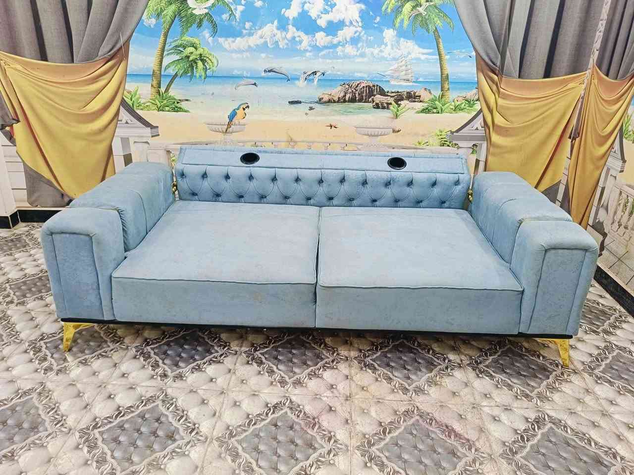 بقدم لكم انتريه مودرن عموله خشب زان احمر شغل خارج فلل مكون من كنبتين وكرسين الكنبه الكبيره  الظهر بيلف سرير لورا جاي سفنج سوفت القاعده والظهر والمخدع راكب قماش مستورد ينفع العريس او العروسه جاهز على الفرش على طول


**إذا كنت صاحب هذا الإعلان وتريد حذفه لأي سبب، رجاءا أرسل رسالة إلى الدعم الفني**