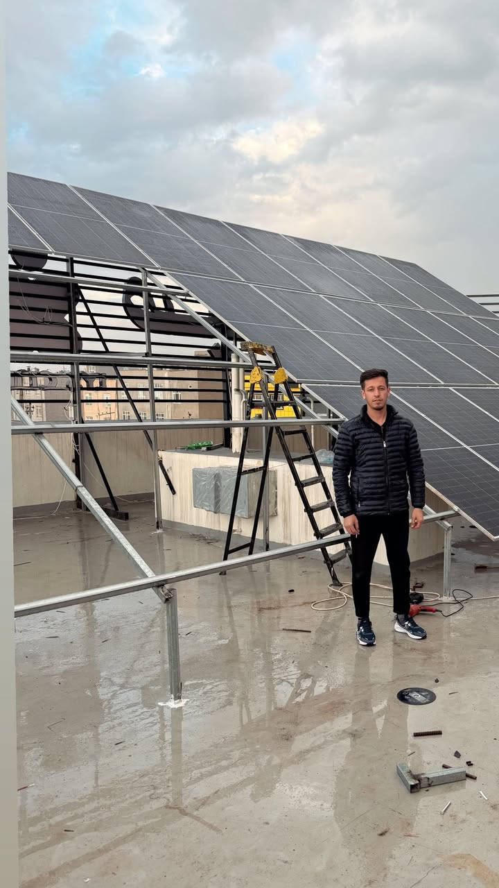 #شركة_الشروق_للطاقه_الشمسيه
⭕ روح المبادرة والمسؤولية هي ما يدفعنا لتقديم أفضل الحلول التي تناسب إحتياجاتك وميزانيتك 💰

—————————————

                 تنصيب منضومات طاقه شمسيه

                         #اربيل_هولير_نويه 

                 تعمل 70امبير نهاري 30امبير ليلي

           ————————————

انفلتر ديا 3فيز ضمان10سنوات من تاريخ الربط20kw

⭐️ بطاريات #ليثيوم دياضمان 10سنوات من تاريخ الربط16كيلو واط عدد1تمتاز هذه البطاريات بقدرة تفريغ #ل80٪ من سعة البطارية وعدد #دورات 8000دورة بعمر افتراضي 15 سنة 

⭐️الواح شمسيه جينكو  سعة640wواط (Bifacial) نوع N- type  همو HOX10

⭐️قواعد حديد مغلون 

⭐️اسلاك خاصة بالتيار المستمر DC 

⭐️اسلاك خاصة بالتيار المستمر DC

⭐️قواطع خاصة بالتيار المستمر DC 

⭐️توصيلات MC4 

⭐️اجهزة الحماية

ــــــــــــــــــــــــــــــــــــــ

✨متوفرة الآن أجود أنواع المنظومات :

⚡ المنزلية

⚡التجارية

⚡الزراعية  يتوفر 20 حصان 30 حصان  40 حصان 50 حصان 

نحن نضع حداََ للحلول المؤقتة والإنتظار  👌🏻

اطلب الآن المنظومات المصممة لتناسب أي منزل وأي مشروع ✨

📌 للتواصل والاستفسار:

📞***********

 ***********

  ***********

⭕⭕⭕

 #شركة_الشروق_للطاقه_الشمسيه
