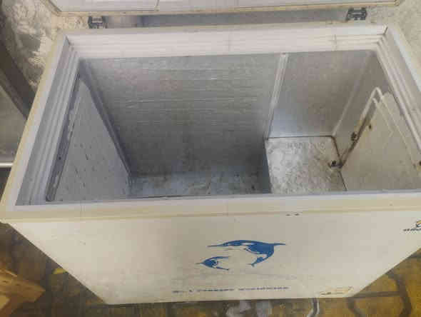 للبيع عارضات ايگور عدد 2 + مجمدة حجم صغير المكان كربلاء قرب حسينية عبد علي الراضي رقم الهاتف *********** - *********** السعر 800,000 وبيهن مجال
