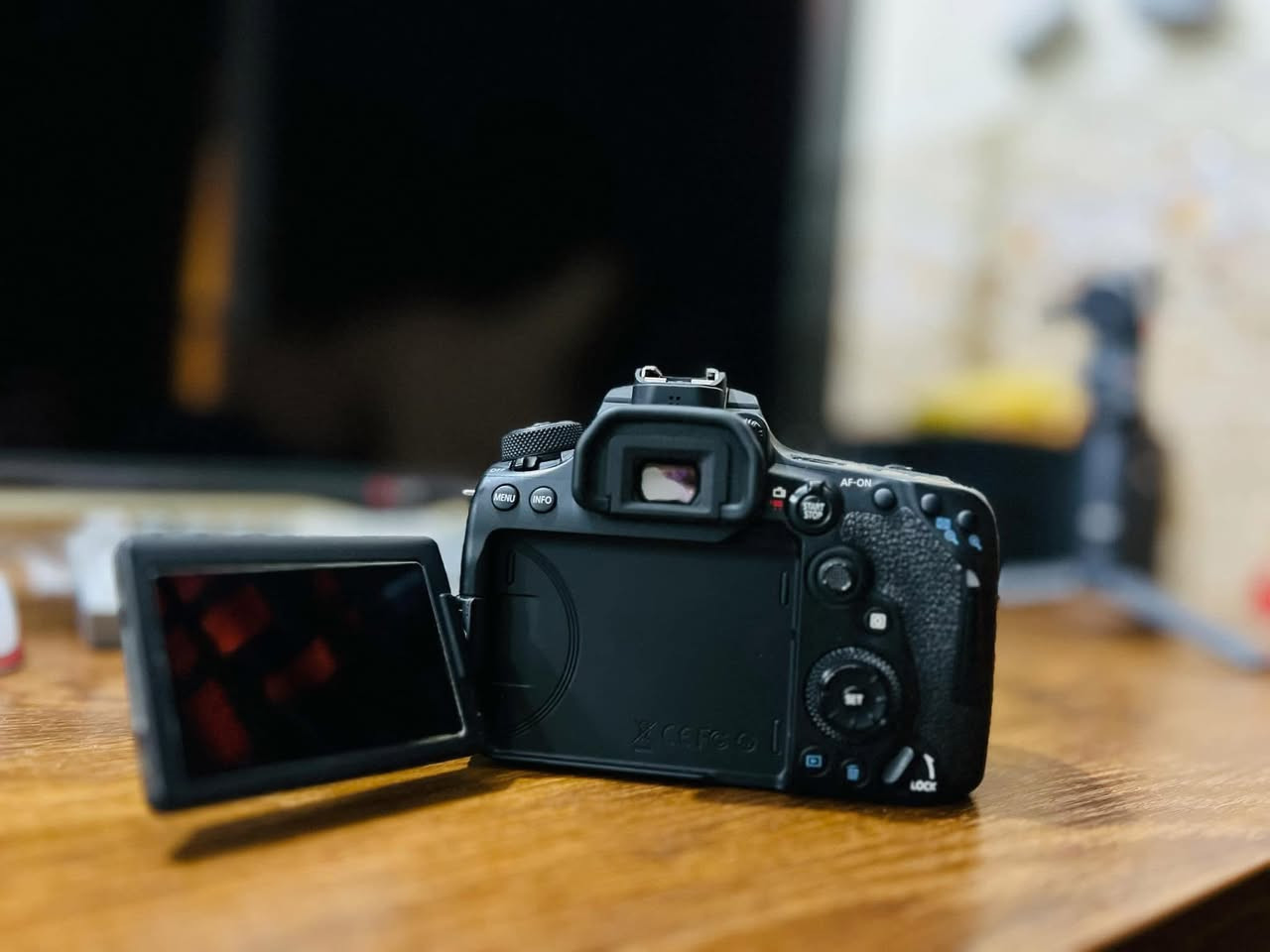 كاميرا كانون 90D نضافه 95‎%‎
للبيع سعرها مليون و 100 وبيها مجال

استخدام فيديو فقط

مع عدستها الاصلية وكامل الملحقات و الكارتون

للاستفسار الاتصال

‭0783 001 2789‬

‭0774 811 9891‬
