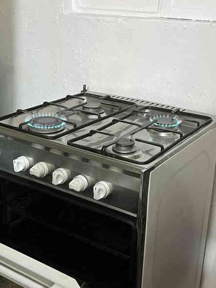 السلام عليكم طباخ للبيع شغال بس عينين بي متشتغل بسبب تنظيف انكسرت ابره بيه بياع***********سعر ٧٥
