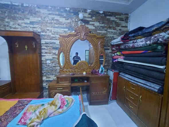 السلام عليكم عدي غرفه اخشاب لل بيع غرفه خشب صاج داخل وخارج غرفه كلش نضيفه و جديده مفصله تزكام باب اول السعر 600وبيهه مجال التصال علا هاذ الرقم ***********
