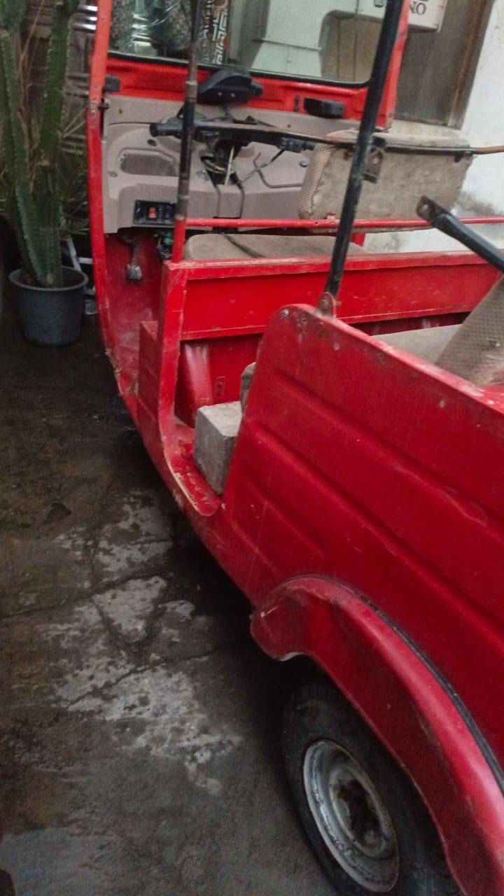 سلام عليكم شباب تكتك البيع
رقم راعيه ميت وما عده قاصرين والد ثنين وكبار يسوالك وكاله ونته تحوال 18 شهر 11طافيه بيعه عله حطته 

شراي يخابر و يراسل واتساب وعل خاص هم موجود 

*********** مكاني حي طارق
