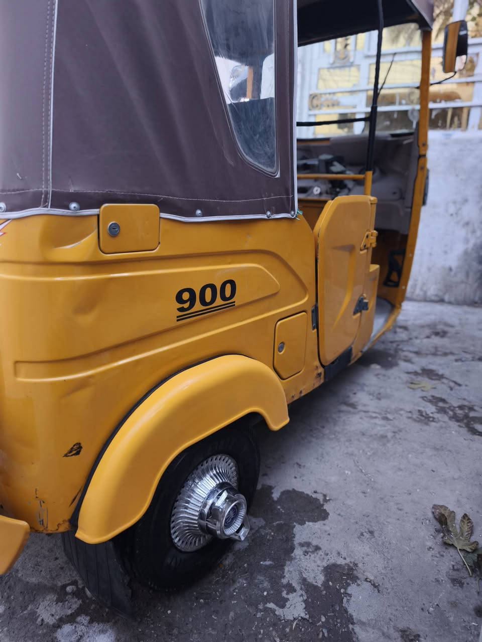 سلام عليكم تكتك 22 شهر 11 رقم وسنوية تحويل ثاني يوم جديده بمعنى الكلمه ماعدا ملاحضات بسيطه محفته شركه تخم تاير اصلي صارله شهر من شديته المكان حسينيه المعامل اتصل ***********
