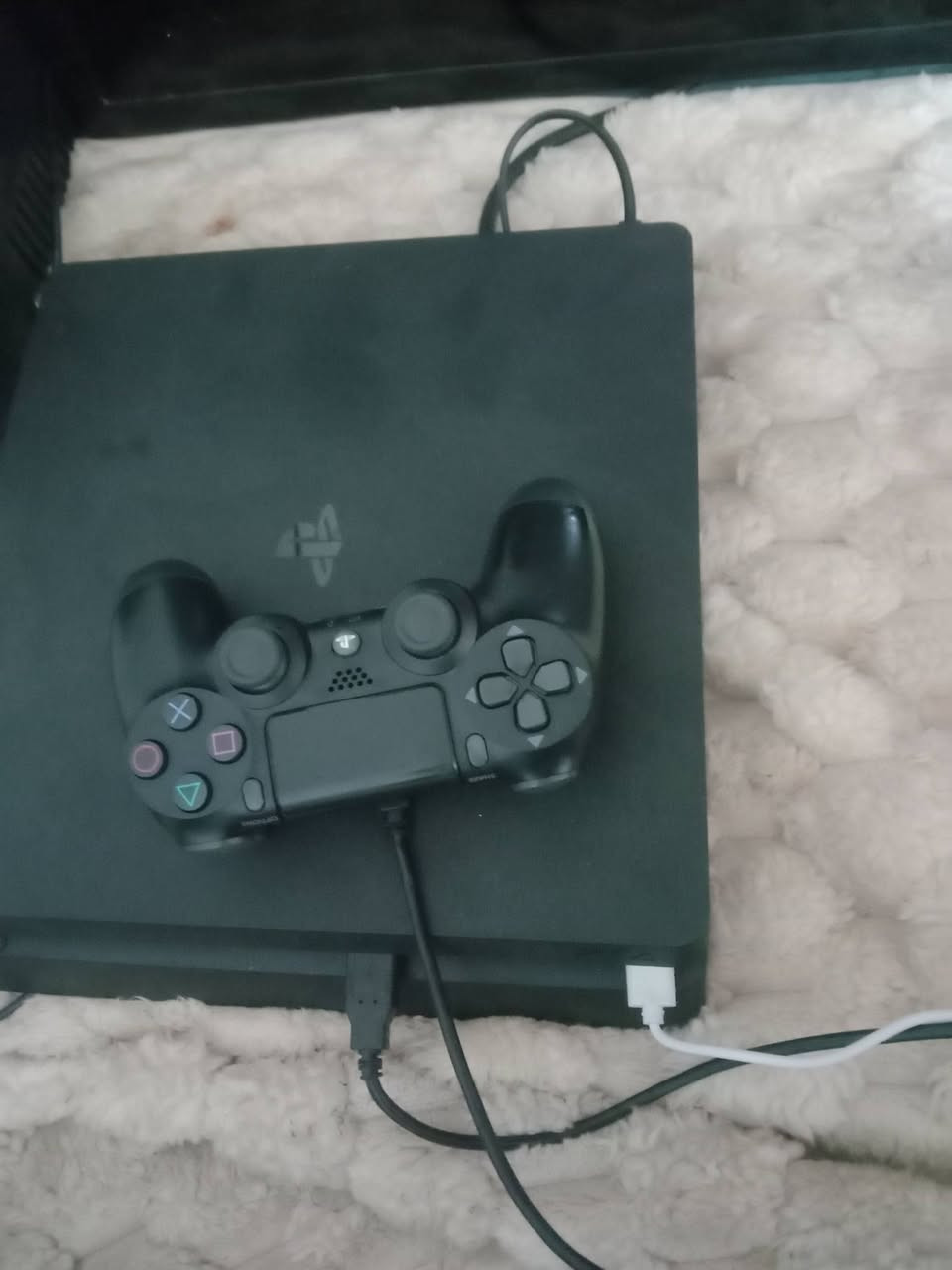 ابلي 4 مهكر نظام 12:52 للبيع السعر 310 بي مجال  وياه يو بي اس جهاز نظافه فول اذا بيه شخص تراجعه مكاني كربلاء موجود خاص موجود رقمي بي واتساب *********** و ***********
