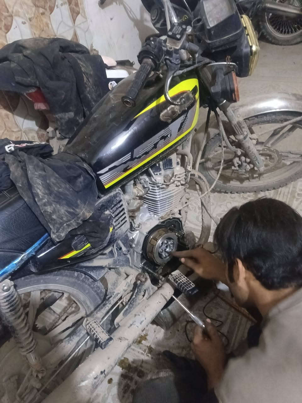 دراجه ايراني 5 كير كلك لاطش المحرك لل بيع 200 او بيهه مجال


**إذا كنت صاحب هذا الإعلان وتريد حذفه لأي سبب، رجاءا أرسل رسالة إلى الدعم الفني**