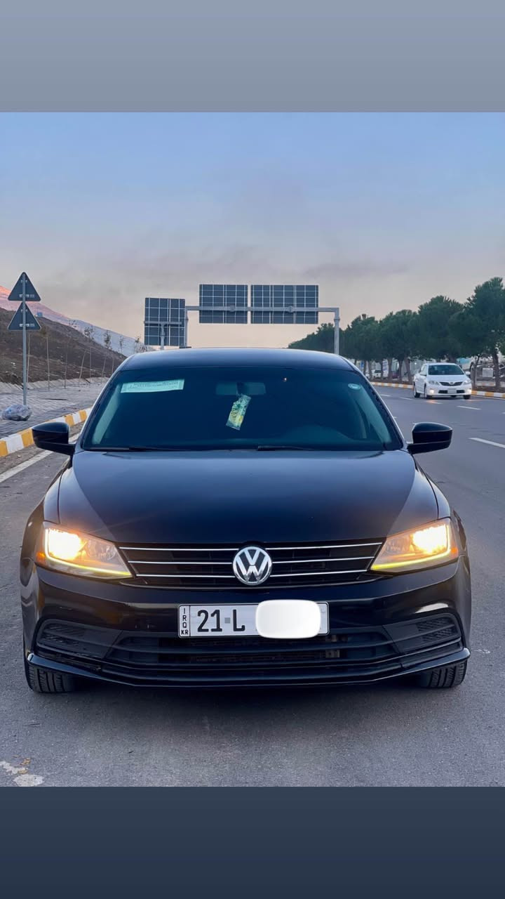 Volkswagen Jetta 2017 S
گئر ئؤتؤماتيك
مەکینەی نەکراوەتەوە
گئر و مەكينةى به شەرت
ماوەی رۆیشتن ٩٣ مایل
دوو پارچەی بۆیاخە بۆنیت و چاملاخ
جەمپەکی خەفیفی پێشی هەیە
یەک پەلەی ساردی هەیە
ئیرباگ سوکان و شان سیستەمە دەشبول نەتەقیە
رادێتەر و حەماوەی بە شەرتە
بێ مەسرەفە
نرخ ١١٤ و مەجالەکی زۆر کەم
ژمارە مۆبایل ***********
تکایە مشتەری تێل بکە جوابی نامە نادرێتەوە أربيل, العراق
