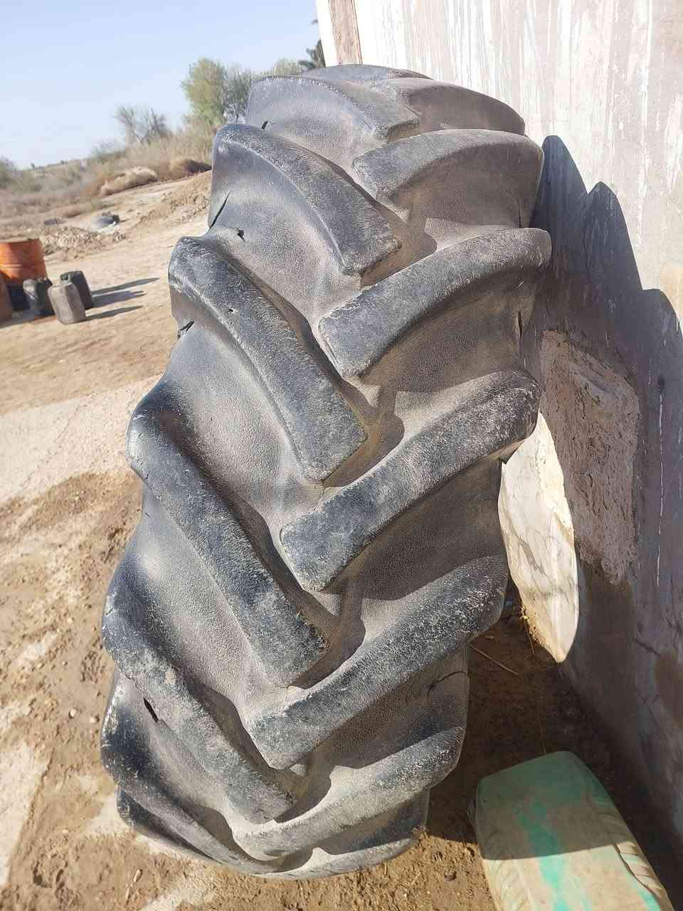 سلام وعليكم  تايرات تركي 30ع 18 يرهم ع نيوهولند وفوركسن سعر 225 . ***********
