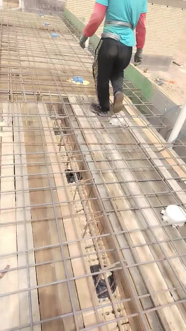 السلام عليكم عروض اليوم للبناء هيكل المتر ب١٨٠ الف.. تسليم مفتاح ب ٣٧٥ الف. المواصفات للعمل
🟥🟥(تطبيك الطابق الأول مرمر إيراني) 🟥🟥
شرط الدفع عند الاستلام كل مرحله بدون مقدمه لضمان حقك مو أقساط
*********** 

1_ فحص التربه من ناحيه الرطوبه 

2_ قشط الأرض وحدلها ع شكل مراحل

3_ فرش السبيس وحدله على شكل مراحل

4_ رش ماده الكلورودين للابتعاد عن الحشرات

5_ تأسيس مجاري املي شريف المصري

6_ صب رفت 40.سم.

7_ مواد الرفت سمنت مقاوم ورمل وحصو مكسر

8_ بناء الهيكل بل طابوق الجمهوري

9_ تسليح السقف بشيش عراقي. FF. شرط

10_ صب السقف.. 20..سم

11_ بناء الستاره. 15.ساف + البيتونه

12_ فرش السطح بماده الفلانكوت والزفت

13_ تطبيك السطح شتايكر

14_تاسيس البيت سيمس سعودي او أردني

15_ تأسيس ماء كوي عاليه الجوده

16_ لبخ داخل البيت ب3. مراحل سمنت +جص+بورك

17_ لبخ الخارج بماده الأسمنت

18_ لبخ الواجها وتطعيم 

19_ أبواب داخليه خشب عراقي او تركي

20_ أبواب الصحيات المنيوم او pvc

21_ محجر المنيوم او جام 

22_ بايه مرايه الدرج مرمر إيراني

23_ سيراميك الجدران هندي 

24_ تطبيك الارضيه بورسلين شركه ايفا طابق ثاني 

25_ نقوش بوكس الجبس بورد للاستقبال ففقط

26_ الجام ابيض او مشجر او عادي..

27_ سبورت لايت كول البيت

28 _ تأسيس بواري للسبالت والتقطير

29_ المواد بجوده عاليه ➡️➡️✅

لا نعمل بلقسط..... نتمنا لكم ما تتمنون

رقم الهاتف بي.. واتساب. ***********

صور ملتقطه من منزل قيد الانشاء منطقه الثعالبه خلف البزل تكدر تزور الموقع..
السلام عليكم عروض اليوم للبناء هيكل المتر ب١٨٠ الف.. تسليم مفتاح ب ٣٧٥ الف. المواصفات للعمل
