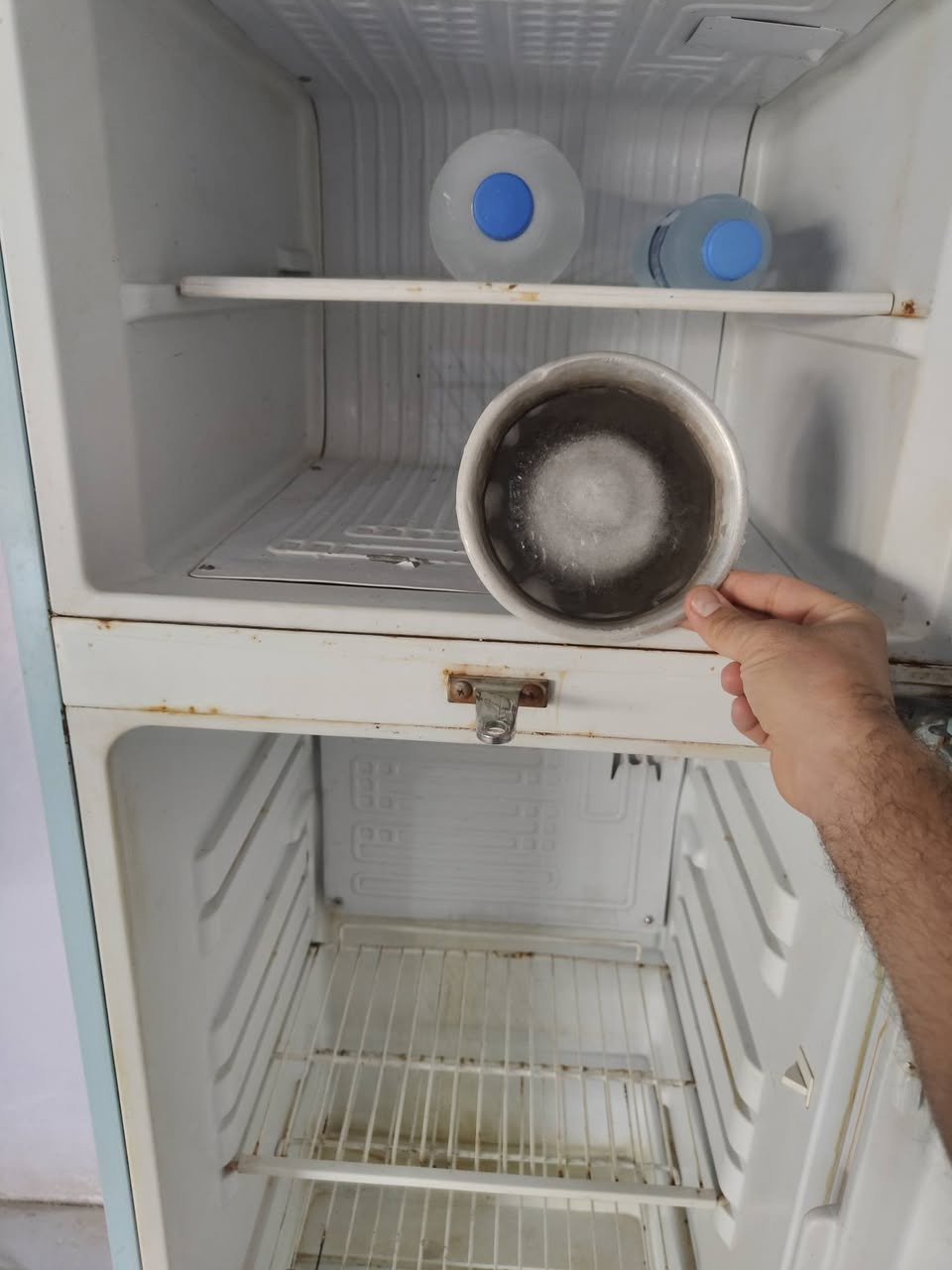 ثلاجه للبيع سعره
150 الف وبيها مجال لشراي شرط شغال


**إذا كنت صاحب هذا الإعلان وتريد حذفه لأي سبب، رجاءا أرسل رسالة إلى الدعم الفني**