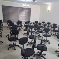 كرسي دوار العدد ٣٥ كرسي السعر ٢٠ الف للتواصل 07901960690