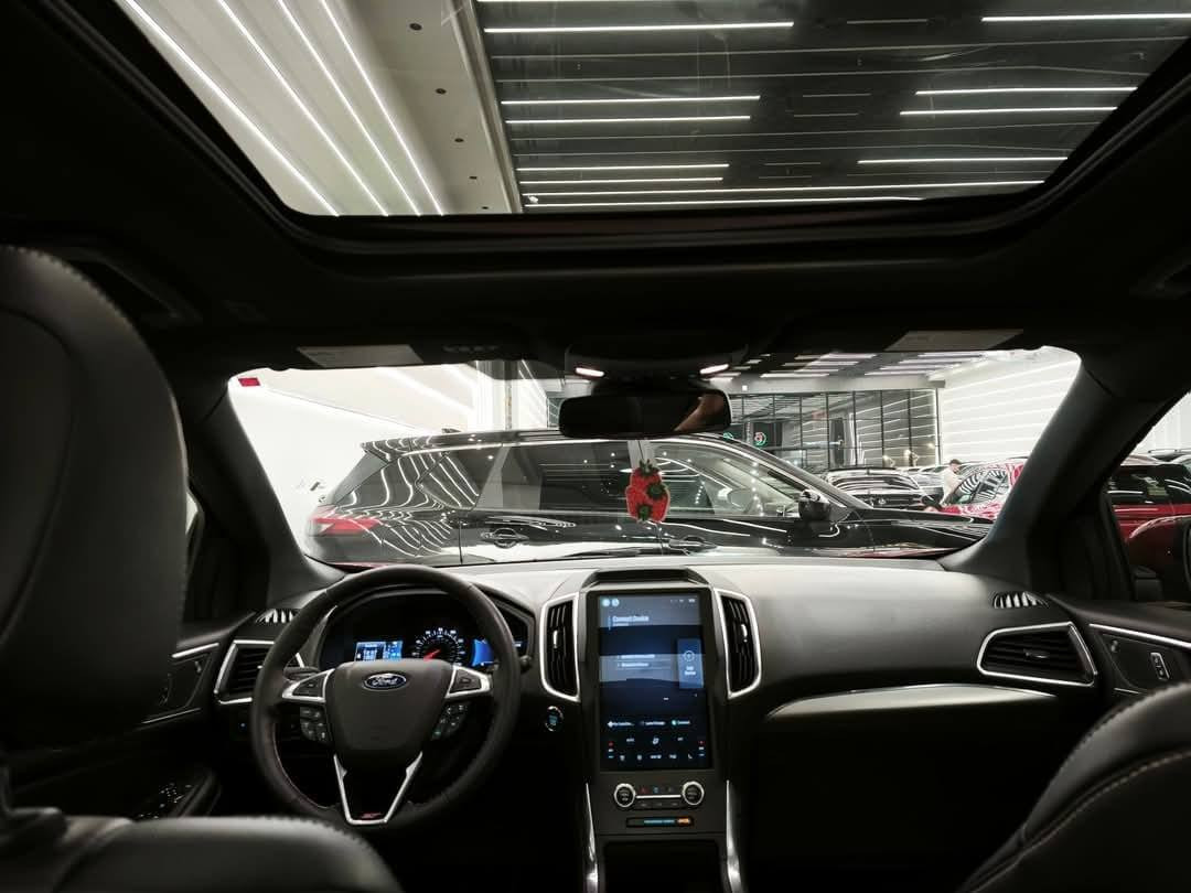 Ford Edge ST 2024 فول الفوول
مواصفات السيارة ST 1/1  ST تجي اعلى فئة
مقاعد تدفئة وتبريد
حساس امامي وخلفي
مقاعد خزن
كامرا امامية وخلفية
اوتو بارك الركن التلقائي
مقود كهرباء
اوتو ستوب
اوتو هولد
انارة محيطية
بانوراما
لايتات داينمك زينون بلادي 
وبعد بيها مواصفات هوااي

مكينة 6 سلندر + توين توربو حجم المحرك 2.7  يولد 335 حصان️ ماشية 14,000 الف ميل  قابل للزيادة 

الضرر جانبي بابين جهة الراكب ومبدل بلادي ومصبوغ لمطابقة اللون
بجم كبس وصندوق كبس 

السيارة مرقمة اربيل وجاهزة

مكان السيارة اربيل للاستفسار ع خاص او الرقم ***********
