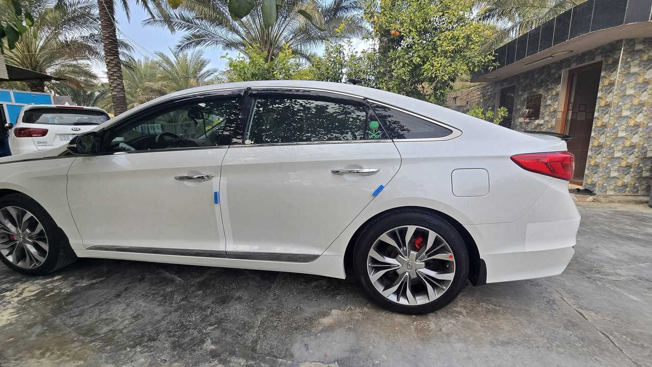 سوناتا 2015 خليجي (vip)
فول مواصفات للاخير  اعلى فئة 1/1
مكفولة كفالة عامة بوضع الشركة. 
مواصفات( VIP )معروفه ميحتاج اكتب  
محرك 2400 دوش كفاله 
السنوية بإسمي تحويل مباشر 
سيارة جديده وبلعافيه ع الياخذها 
مكان السيارة بابل
***********
صاحب سياره.

ََ
