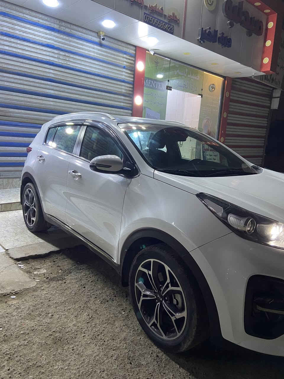 السلام عليكم
للبيع سبورتج موديل ٢٠٢٠
جيتي لاين فووول مواصفات
بصمه تشتغل 
بصمه ابواب
تشغيل عن بعد 
سياره نضيفه
سعر ٢٢٨بيه مجال حك جيه 
رقم ***********
بسمي سياره تحويل ثاني يوم 
مكان سياره بغداد ابي غريب
