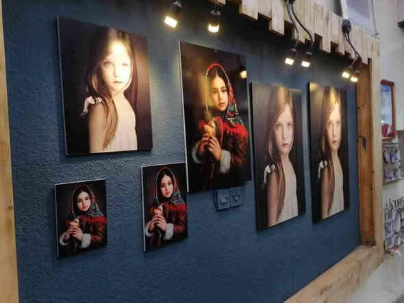 الـمشهداني للتصوير} 

مستعدين تصوير كافة الحفلات المناسبات  
عروضنا عديده ومميزه منها :

🔹طبع صور على خشب كافة القياسات 
🔹 طبع صور على الكوب  حراري
جملة مفرد

🔹جلسات تصويريه خاصه
🔹مستعدين تصوير كافة الحفلات 🔹
    

🔹طبع صور عادي دبل جامبو 500دينار
🔹طبع صور عادي جامبو 250دينار 

🔹تصوير فديو (HD)  📹+ صور فوتوغراف

🔹تصوير كافة الحفلات المناسبات 
متوفر كادر 📸👨🏻‍💼 رجالي  نسائي📸👩🏻‍💼
🔹للتصوير 

يوجد خدمة توصيل 
العنوان /سـوق النبي 🎉🎉
 {{  الصـفـحـه وعـلى الارقـام التـاليـه }}
   📲 ***********📲
