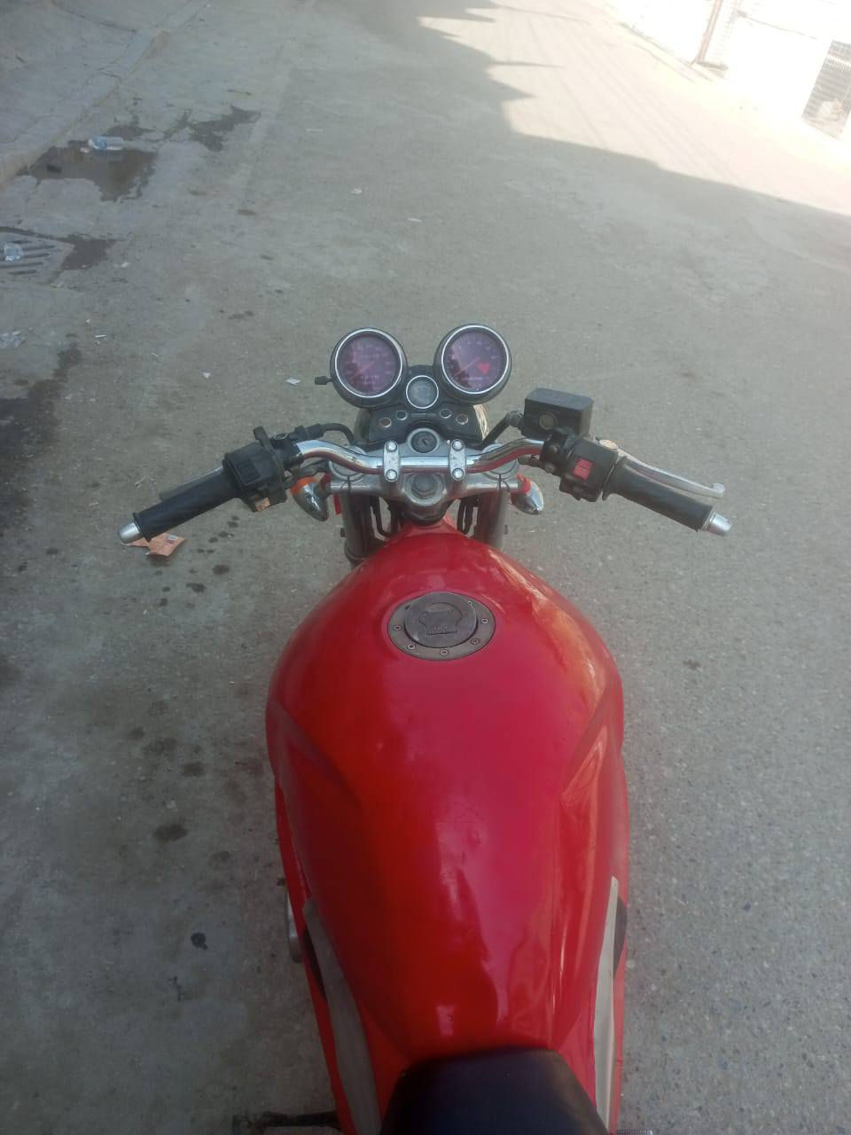 دراجه للبيع بطح باندا ربع جاهزة كهربائيات كامله مكينه مامفتوحه شغاله يرادله تصفيه واحديعرف بيه السعر٨٠٠ وبيه مجال اومراوس يرهم العنوان بغدادقرب جسرالشعله ***********
