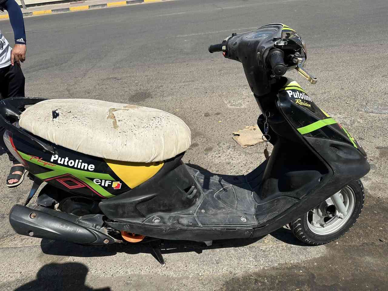 دراجه ماكس قجمه 120 
للبيع دراجه شوفت عينك نضيفه ومرتبطه حندر واحد تشتغل لايتات كامله شغاله دراجه معدل فول 
نقوصاتها بريك امامي وعداد وسلف دراجه مداريهه فول ما فد يوم وكفتني مابيه تنقيص دهن  بالشارع سعرهه 350 وبيها مجال 
مكاني شارع فلسطين 
رقمي ***********
