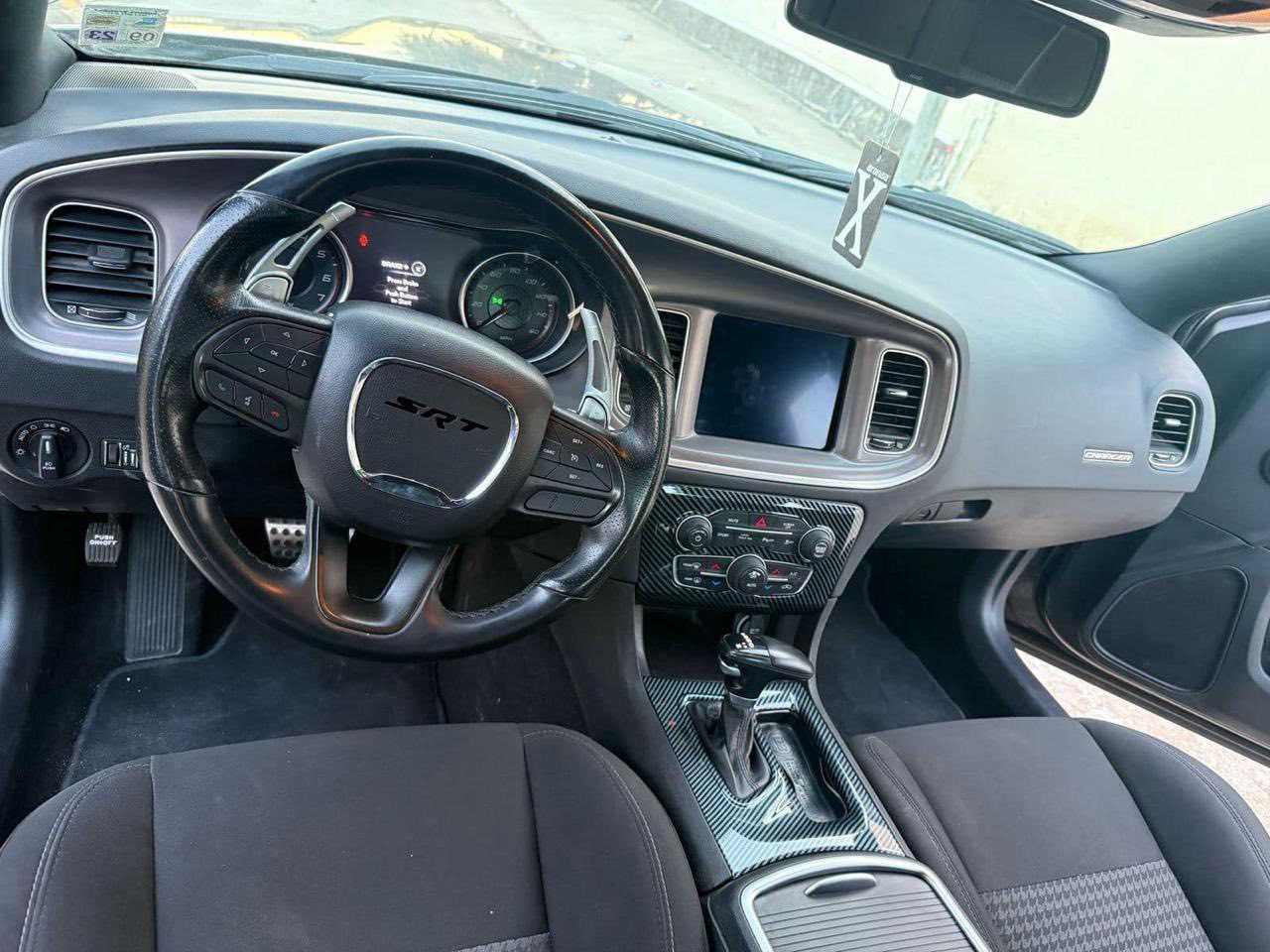 السلام عليكم 
للبيع dodge charger  2022 RT
الضرر : دعاميه إماميه وخلفيه + جاملغ سائق مصبوغ نصفه 
ايرباك طاك ومصلح 

المواصفات نص فول
 محرك : 5.7L V 8 
المسافة المقطوعه : 50 الف فقط 
ويل رياضي 
تحديد مسار 
ومعروفه ال RT
للاستفسار الاتصال 
***********
