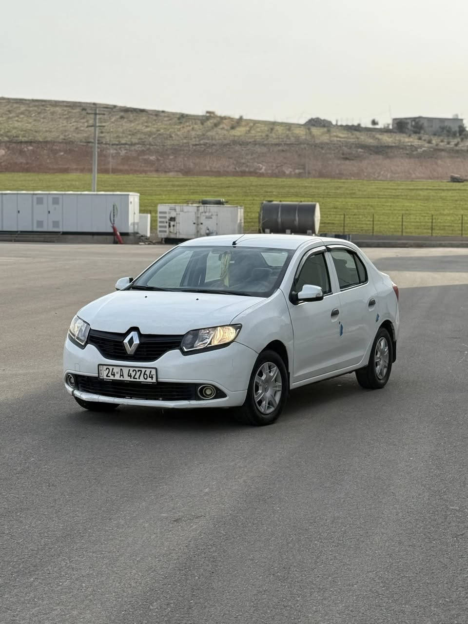 رينو سيمبول       موديل 2016  محرك 16. سيارة جاهزة محرك كير شرط 4 تايرات جديد كهربائيات كلا شغاله     
رقم دهوك مسطرة تحويل شرط  مكان سيارة دهوك.  
السعر 68 ومجال.   ***********
