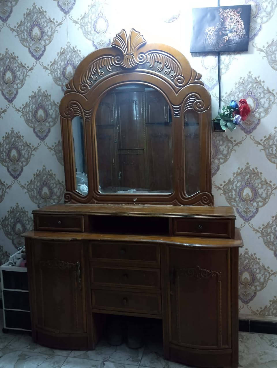 غرفة نوم مستعمل نضافه 60 بالميه بغداد تراث البياع 400 الف *********** واتساب فقط

