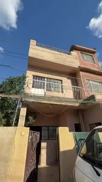 #دار للايجار بسبع ابكار طابقين متكون من ٣ غرف نوم وصالة ومطبخ وخدمات و...