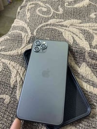 آيفون ١١ برو ماكس جهاز نضيف كلش شخط مابي مبدل شاشه وبطاريه احسن نوعيه ...