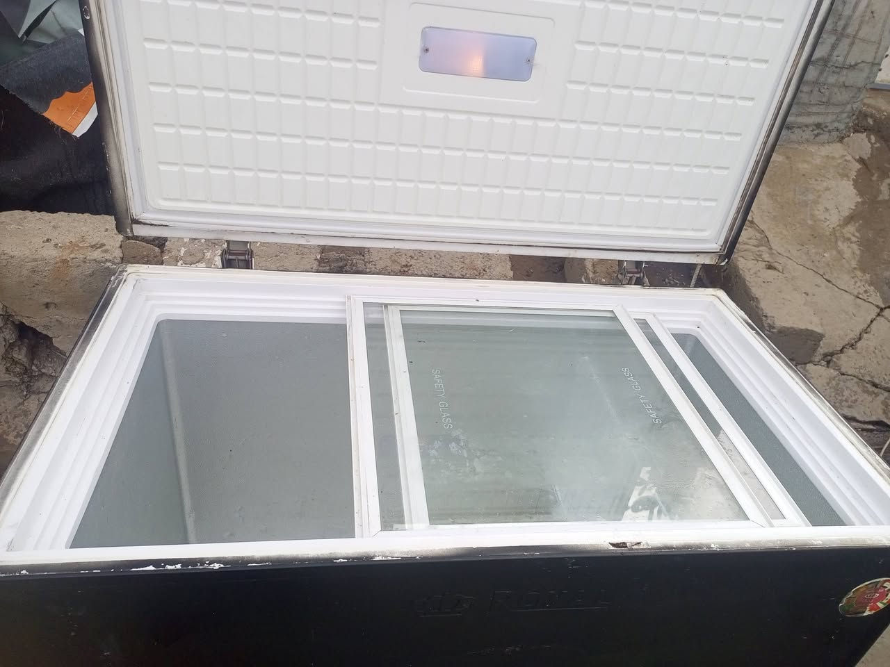 مجمد بس تفصل تشتغل وتفصل حيل نضيف سعر 50الف قفل ***********
