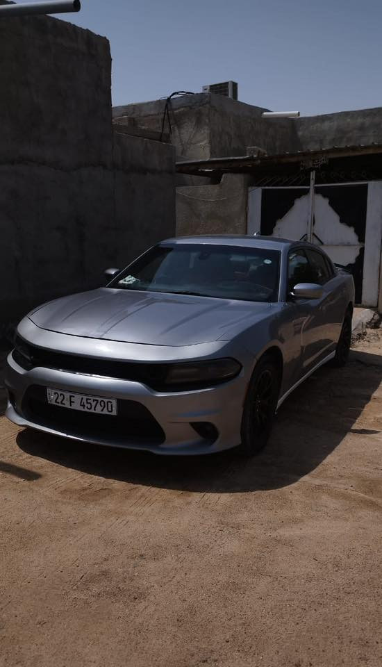 جارجر 2017 (sxt)
الرقم اربيل (22) انكليزي جديد

استخدام شخصي مامشتغلة خط بأسمي تحويل ثاني يوم 

كير ومكينه ودواخل وتبريد مكفول بصمه تشغيل عن بعد 
شاشه كبيره لايت زنون.
 جناح خلفي 
اكزوز رياضي 
ويل 18جديد

 حادثه مرفوق ويه الصور 

مكان السياره البصره الزبير 
السعر 190وبيهه مجال للاستفسار الاتصال ***********
