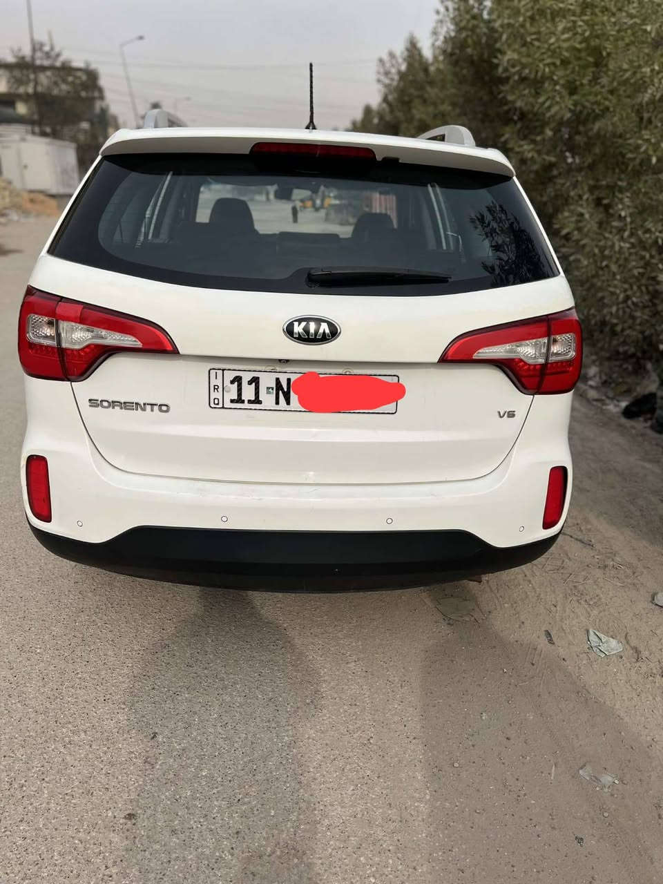 سورنتو  2015  كويتي 1/1
رقم بغداد مكان السيارة بغداد 
محرك 6سلندر 
لون ابيض صدفي 
داخل جلد قرميدي
كامره +حساس امامي خلفي +تحكم ستيرن+زراك لايت +7راكب +ثلاث قطع تبريد 4️⃣✖️4️⃣ 
للاستفسار اتصل على الرقم 
بيها صبغ ربع الباب ونص جاملغ خلفي أثر شخط بدون تصليح أو معجون
‭***********
