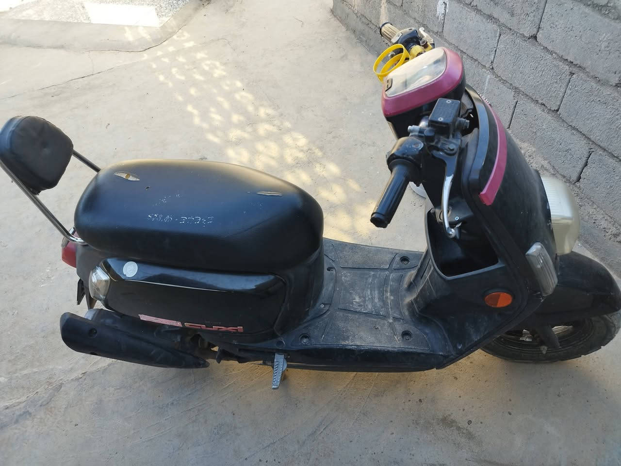 للبيع 700وبيها مجال نوزل
***********
