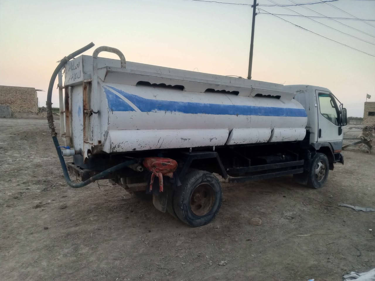 سلام عليكم 
سياره موديل 97 بسمي 
ما متعوبه (طابكه) مكينه كير اكسن مكفولات
بوشه جديده .
نقصها كهربائيات فقط السعر 55 بيها مجال قليل
*********** عمارة, ميسان
