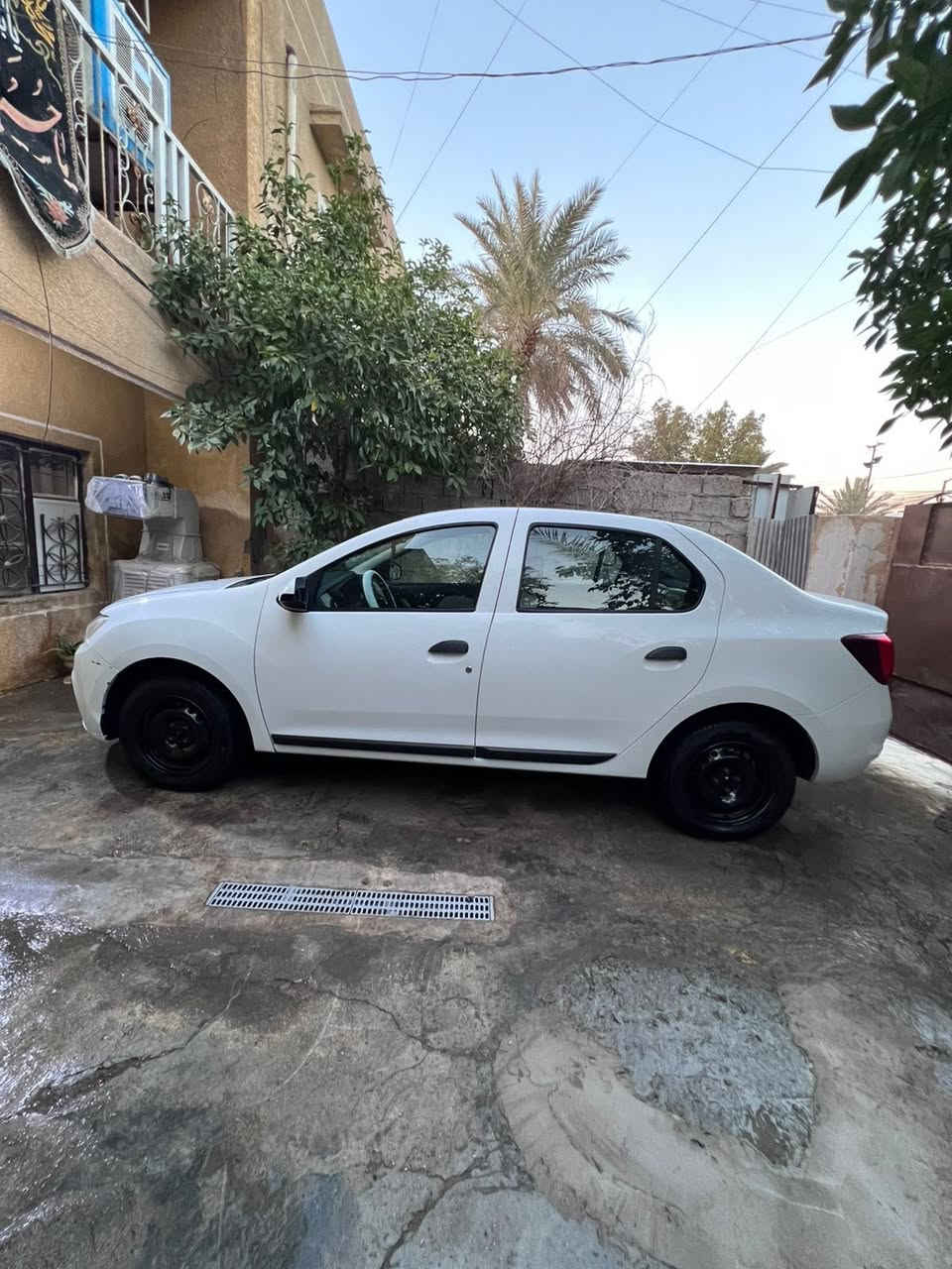 السلام عليكم رينو سنبل بغداد رقم الجديد بسمي تحويل مباشر مكفولة من الصبغ والضربة السيارة جاهزة تخم تاير السعر 80مكاني بغداد الشعلة متواجد على هذا الرقم ***********
