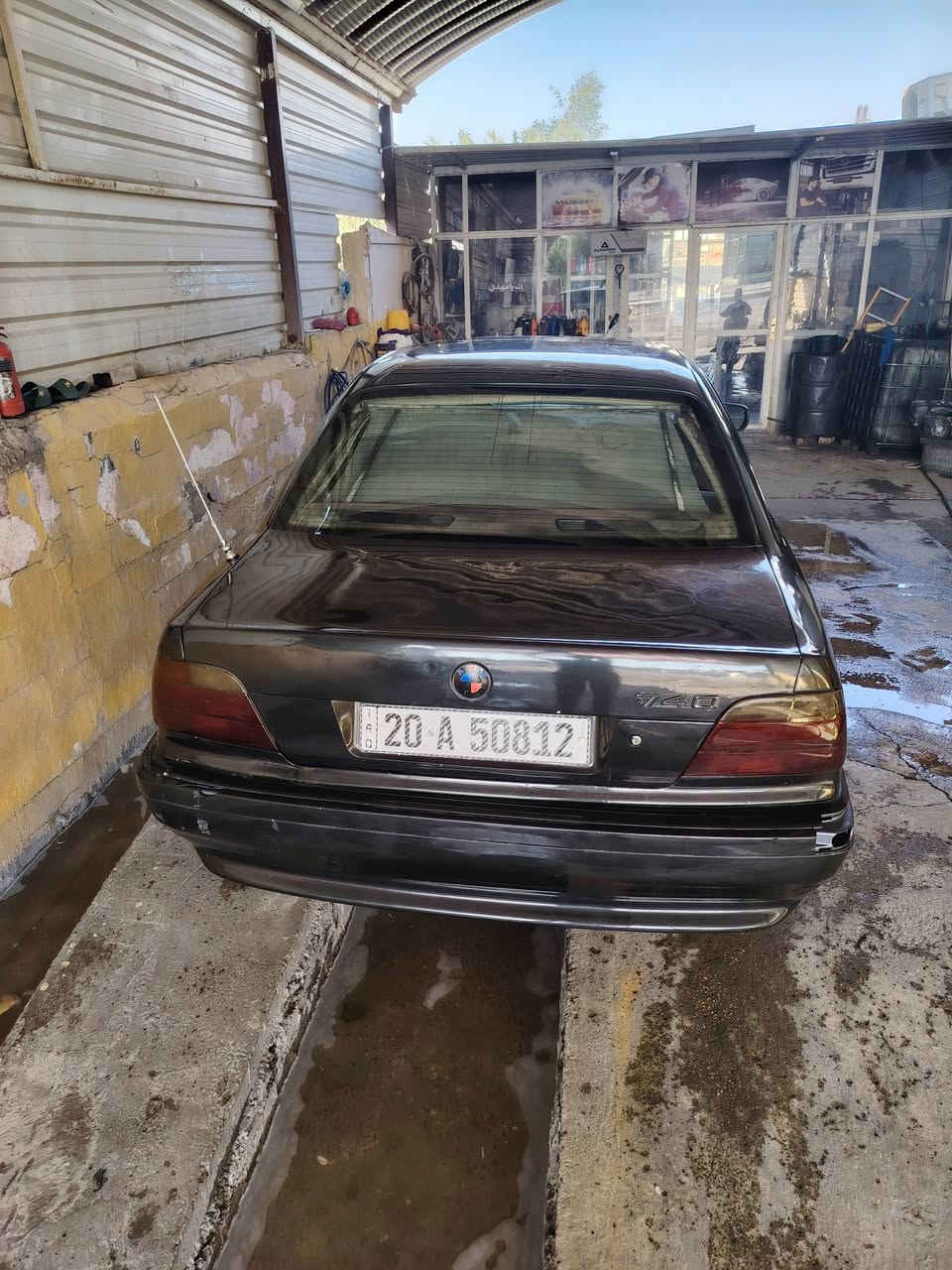 سلام عليكم  للبيع بي ام كاسحه مديل 97 سياره حلوه بس كيرها كايم يعني يحرك نمره 3 مكينه 40 نضيفه حداديه كشنات كهربائي فتحه سقف  شويه تعبانه سياره مال تعمير سعر 38 وبيها مجال  ابيع كوم حديد الك يمي  بس راعي مكان نجف ***********//***********

