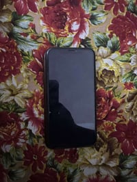 ‏iPhone للبيع ذاكرة 128 بطارية 80￼ رائد 180 وبي مجال ￼ العنوان بغداد 0...