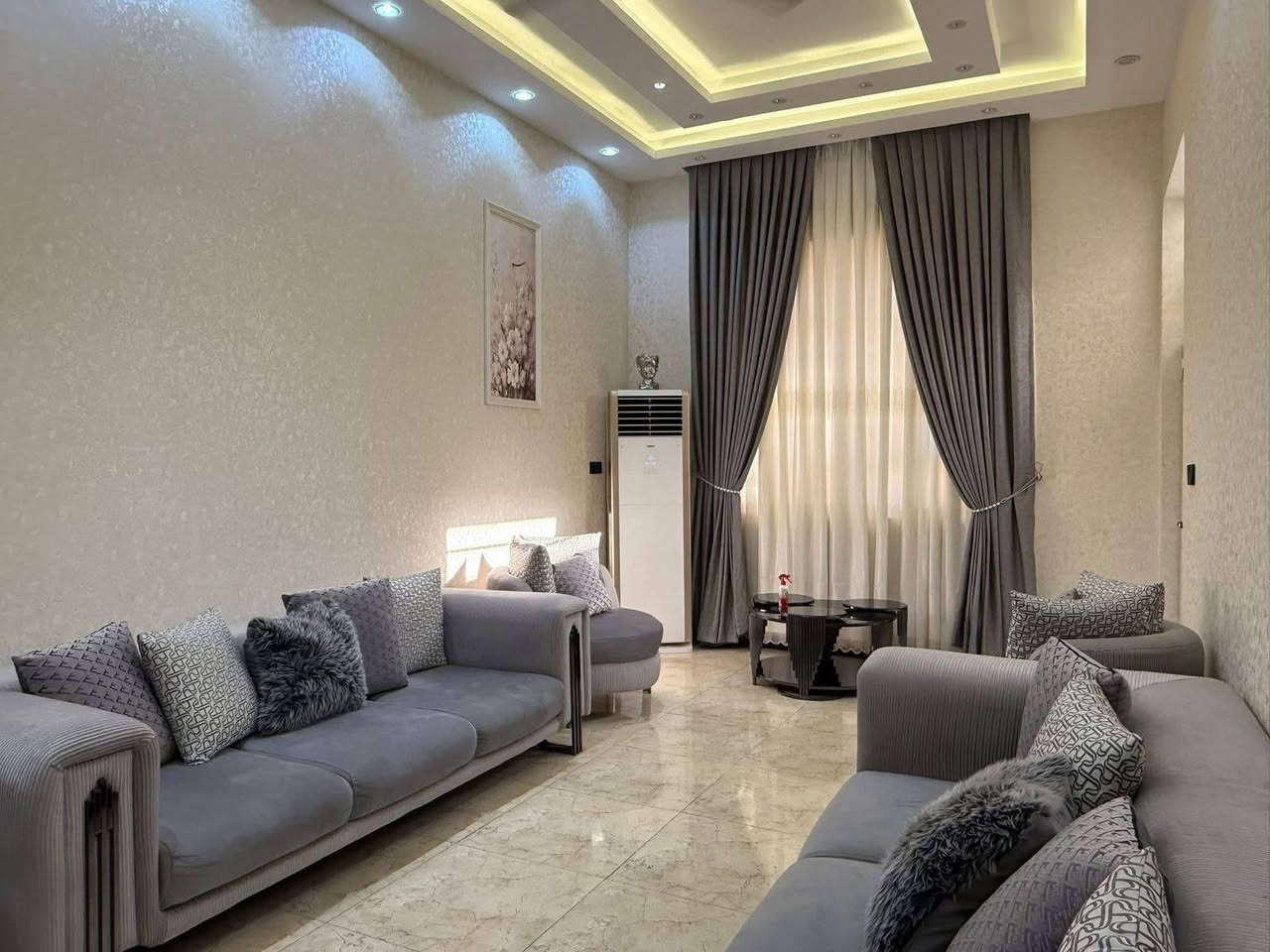 #السلام عليكم
#بيت للبيع في شارع 80كربلاء خلف مول نون يبعد عن شارع 80 .150متر فقط 

#مساحه 200 متر..🤍
واجهه 10متر.... 🤍
نزال 20متر....🤍
#طابو زراعي سند 25 
#البيت بناء حديث 2023-2024..⚡🔥
#خدمات كامله ماء وكهرباء ومجاري وتبليط وكيبل ضوئي 
#شارع 10متر تبليط ومتكامل...
#يتكون البيت من طابقين ⬇️🔥
#الطابق الاول ⬇️ 
( گراج .طارمه .استقبال. مطبخ . صحيات داخليه وخارجيه. غرفتين نوم.)..
#الطابق الثاني ⬇️ 
(غرفتين نوم. بيتونه . مجمع صحيات. سطح.).
#البيت بناءه درجه اولى متعوب عليه جدا جدا وبالعافيه ع الي يكون من نصيبه🔥
#سعر البيت جيد مقارنه بموقعه 🔥 
للاستفسار اكثر الاتصال على الرقم التالي ⬇️⬇️⬇️⬇️⬇️ ...
***********.....
