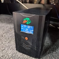 1-السبيكرات ام اوديو حجم 8 انج 2-كارت الصوت  ڤولت 2 من شركة uad  3-الم...